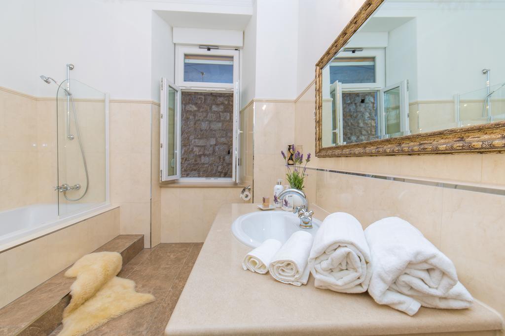 Luxury Seafront Apartment Banje Dubrovnik Exteriör bild
