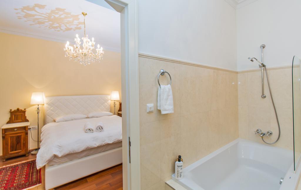 Luxury Seafront Apartment Banje Dubrovnik Exteriör bild