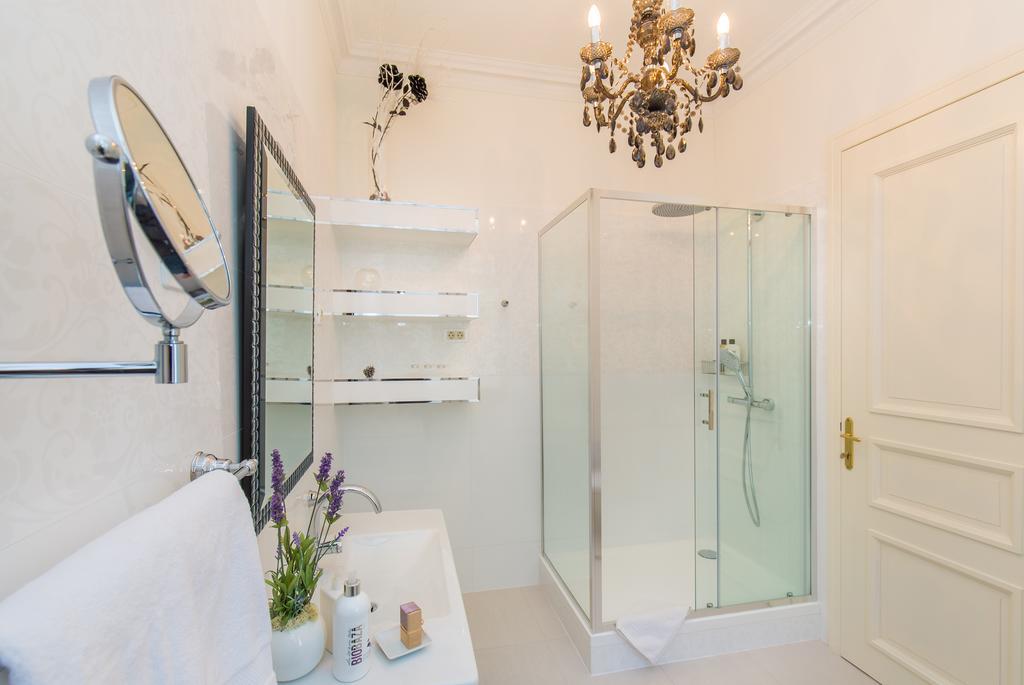 Luxury Seafront Apartment Banje Dubrovnik Exteriör bild