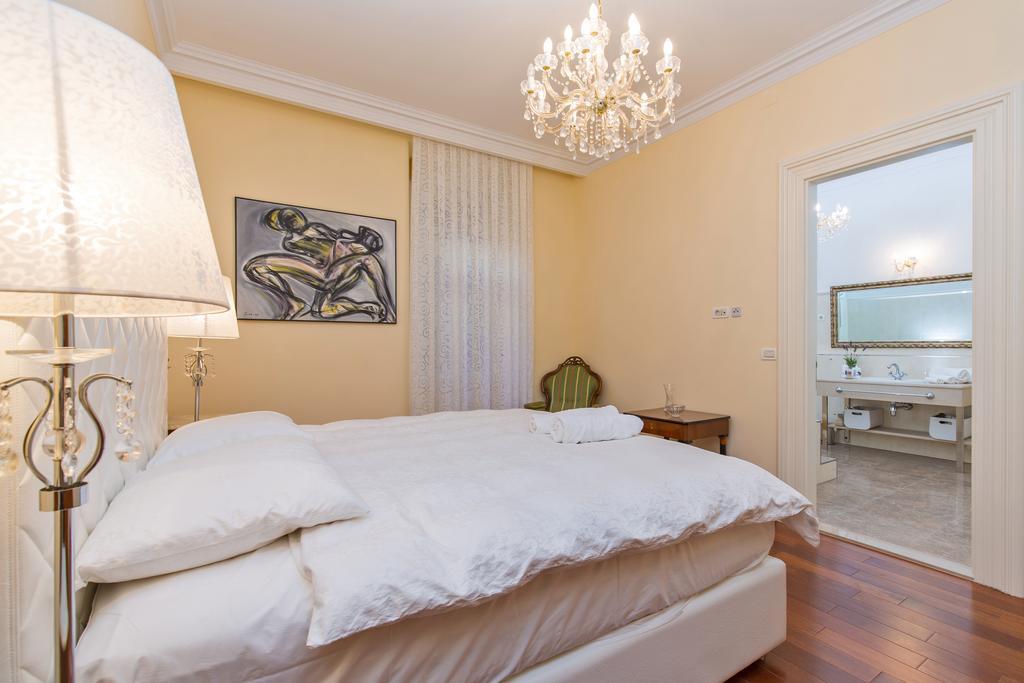 Luxury Seafront Apartment Banje Dubrovnik Exteriör bild